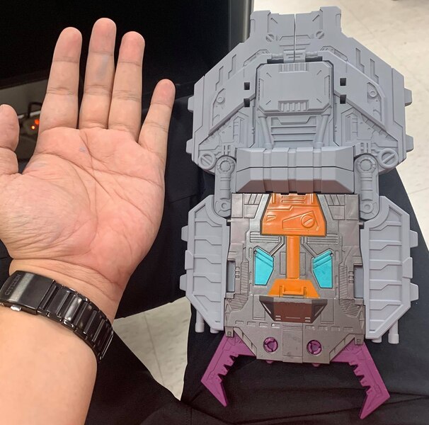 transformers earthrise scorponok upgrade kit